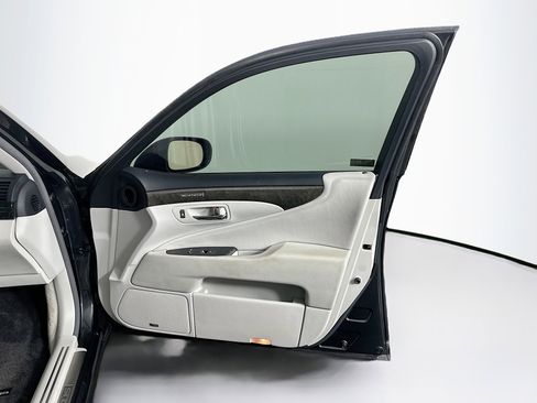 Used 2011 Lexus LS 460 image 34