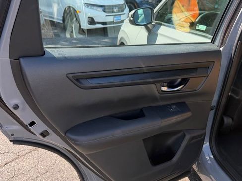 Used 2023 Honda CR-V LX image 10