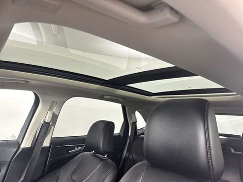 Used 2022 Ford Edge Titanium w/ Equipment Group 301A AWD/4WD image 19