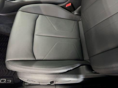 New 2025 Audi Q3 2.0T Premium image 14