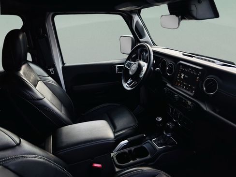 Used 2022 Jeep Wrangler Unlimited Sahara w/ Cold Weather Group AWD/4WD image 35