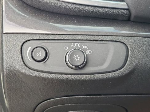 Used 2021 Buick Encore Preferred image 23