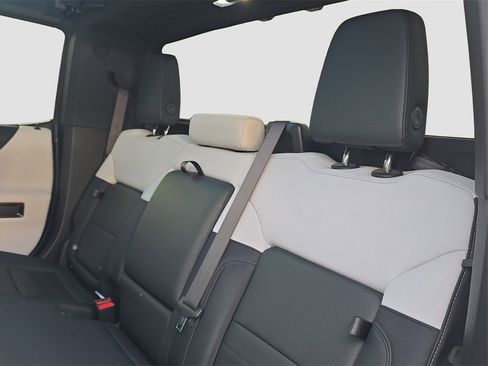 Used 2024 GMC Hummer EV 3X image 12