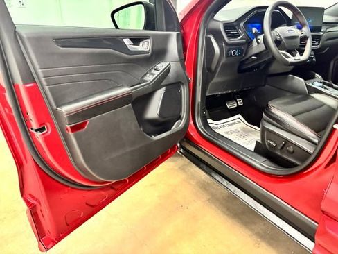 Used 2024 Ford Escape ST-Line w/ Tech Pack #1 FWD image 15