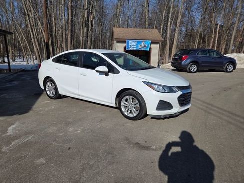 Used 2019 Chevrolet Cruze LS w/ LS Convenience Package FWD image 8