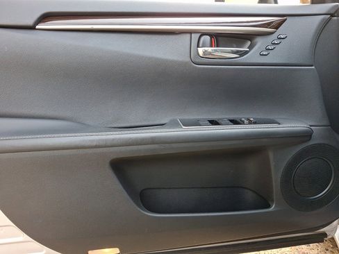 Used 2016 Lexus ES 300h image 13