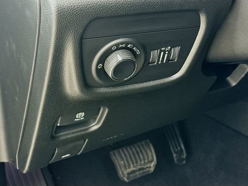 New 2025 Jeep Grand Cherokee Laredo image 10