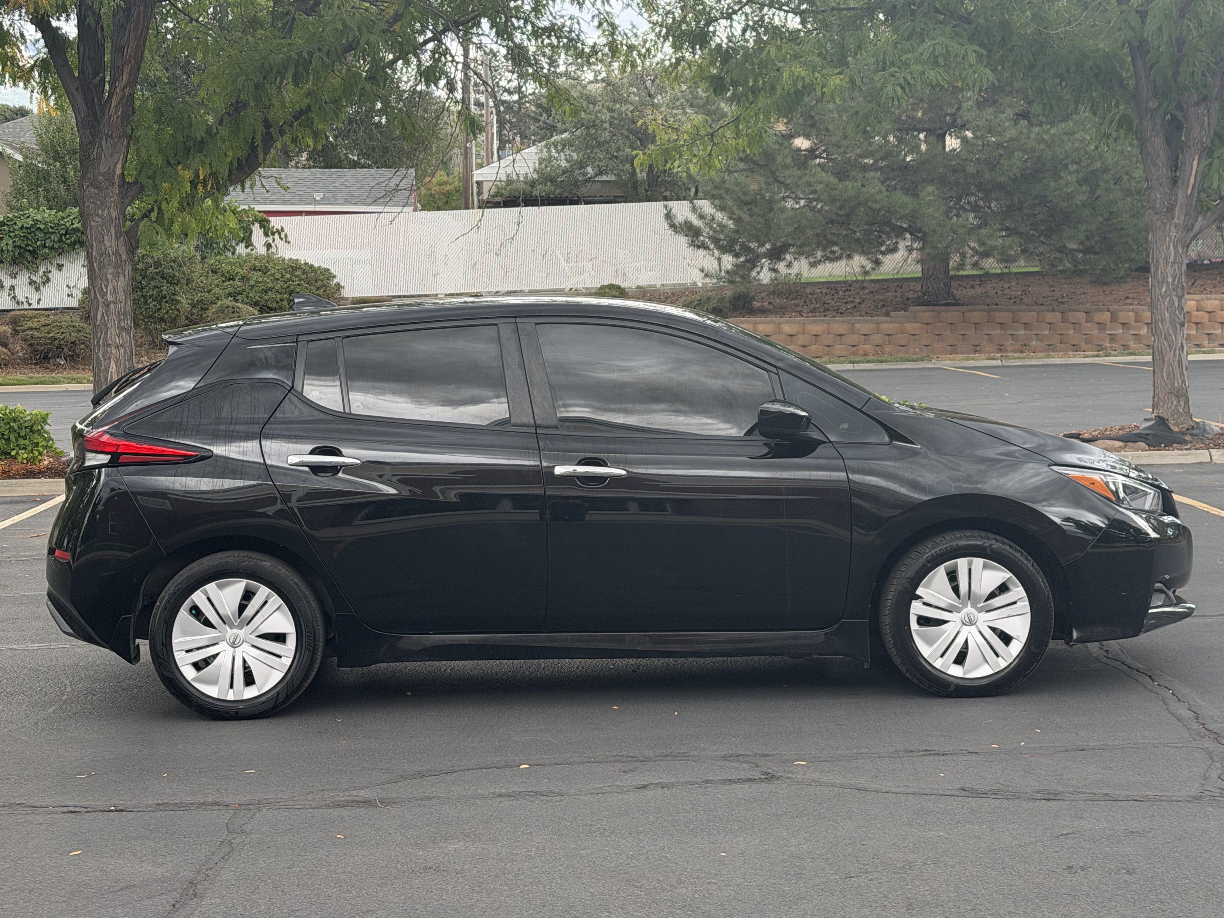 Used 2025 Nissan Leaf S FWD image 7