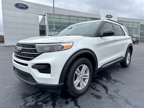 Certified 2023 Ford Explorer XLT image 1