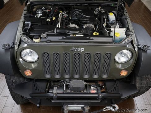 Used 2016 Jeep Wrangler Unlimited Sport w/ Connectivity Group AWD/4WD image 32