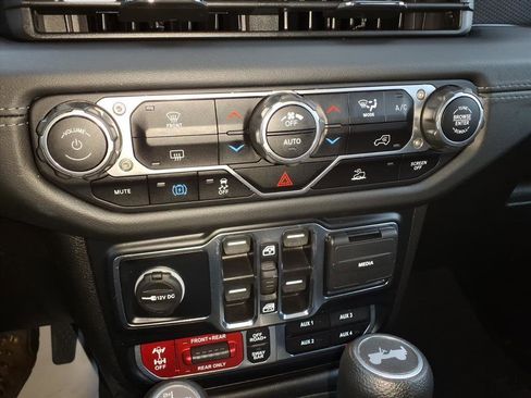 Used 2024 Jeep Wrangler Unlimited Rubicon 4xe image 20