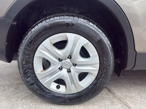 Used 2013 Toyota RAV4 LE image 25