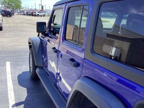 Used 2018 Jeep Wrangler Unlimited Sport AWD/4WD image 10