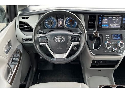Used 2017 Toyota Sienna XLE w/ XLE Navigation Package image 16