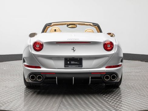 Certified 2016 Ferrari California T image 8