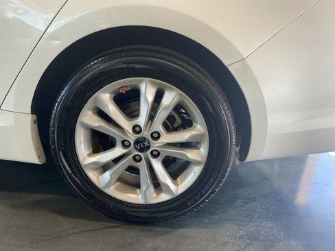 Used 2011 Kia Optima EX w/ Premium Pkg FWD image 11