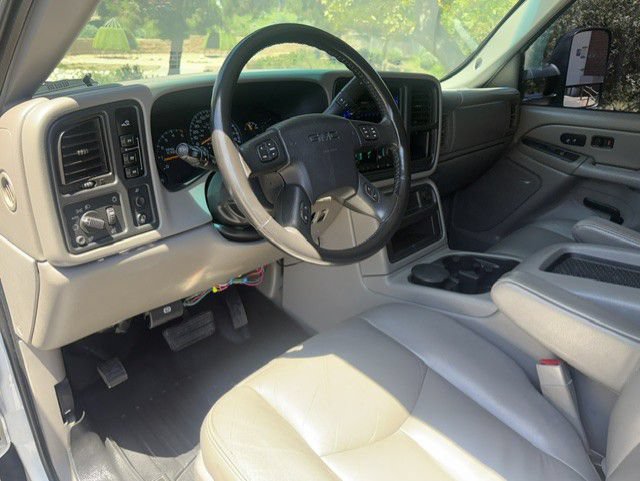 Used 2006 GMC Sierra 3500 SLT w/ Heavy-Duty Power Package AWD/4WD image 40