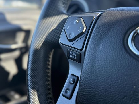Used 2022 Toyota Tacoma TRD Sport image 19