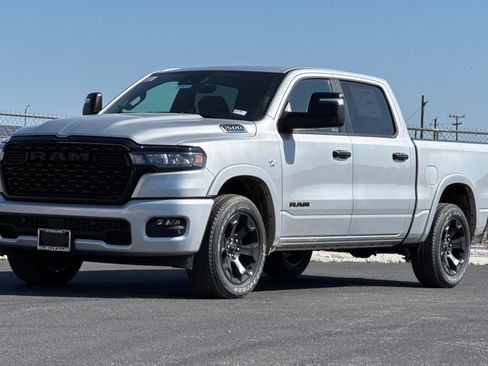 New 2026 RAM 1500 4x4 Crew Cab image 7