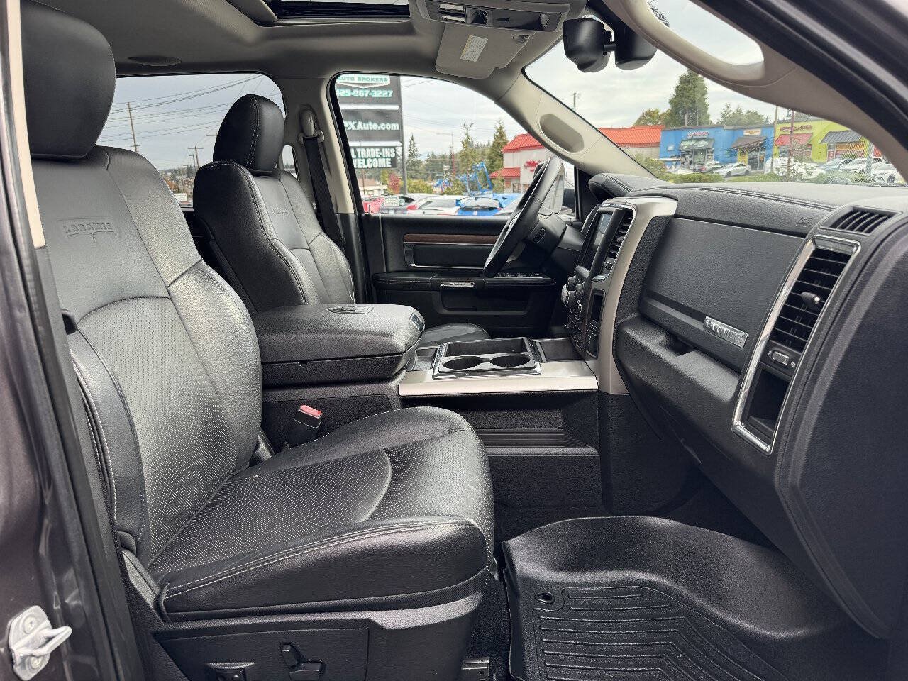 Used 2015 RAM 1500 Laramie AWD/4WD image 15