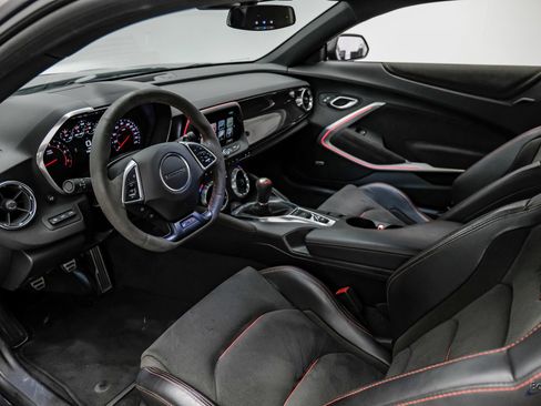 Used 2018 Chevrolet Camaro ZL1 RWD image 2