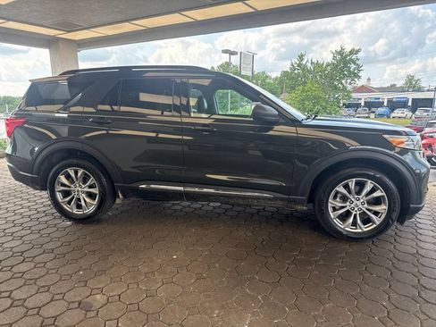 Certified 2023 Ford Explorer XLT w/ Equipment Group 202A AWD/4WD image 5