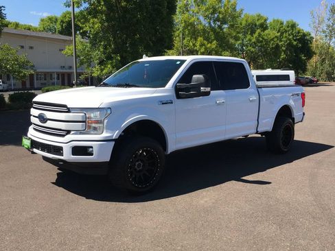 Used 2018 Ford F150 Lariat w/ Equipment Group 502A Luxury AWD/4WD image 12