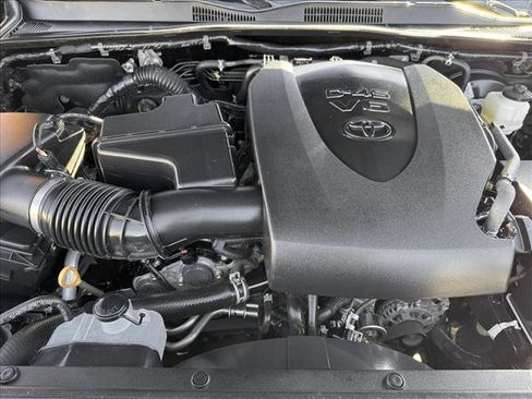 Used 2021 Toyota Tacoma TRD Sport image 21