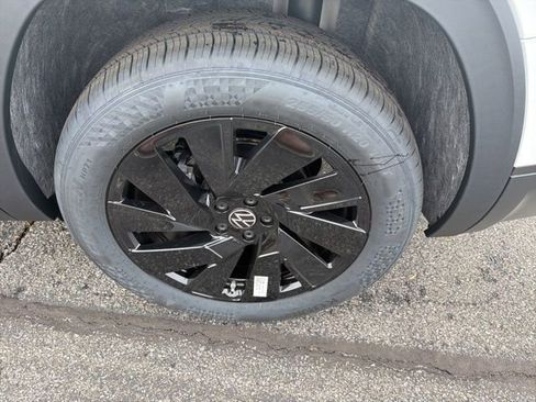 New 2026 Volkswagen Atlas SE image 10