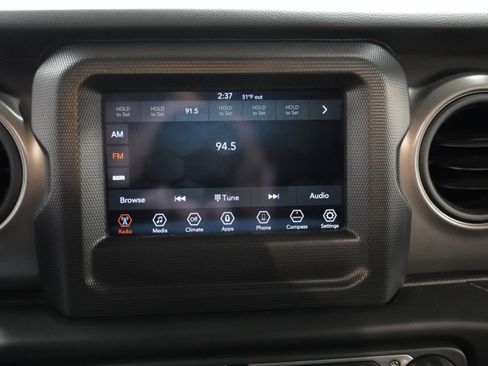 Used 2023 Jeep Wrangler Sport S image 17