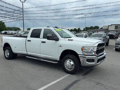 Used 2024 RAM 3500 Tradesman w/ Chrome Appearance Group AWD/4WD image 8