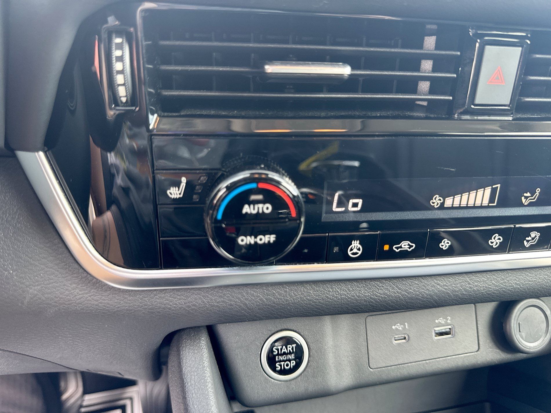 Certified 2023 Nissan Rogue SV w/ SV Premium Package AWD/4WD image 23
