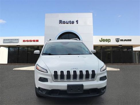 Used 2017 Jeep Cherokee Latitude w/ Comfort & Sound Group image 2