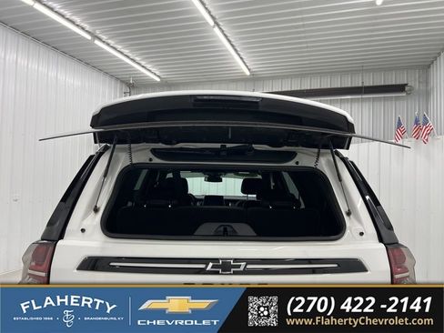 Used 2023 Chevrolet Tahoe Z71 w/ Luxury Package AWD/4WD image 22