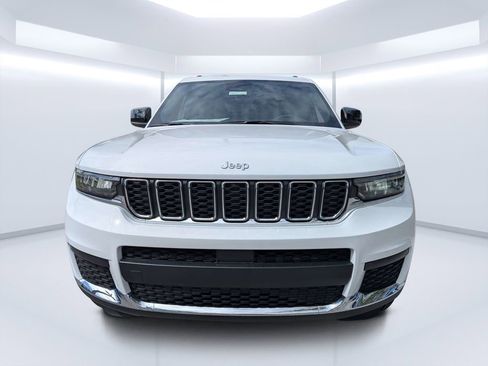 New 2026 Jeep Grand Cherokee L Laredo w/ Trailer Tow Package RWD image 8