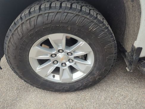 Used 2023 Chevrolet Silverado 1500 LT image 9