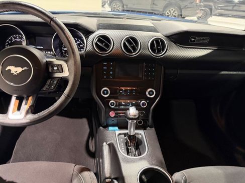 Used 2020 Ford Mustang Coupe RWD image 18