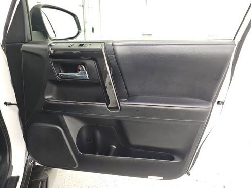 Used 2020 Toyota 4Runner TRD Off-Road image 33