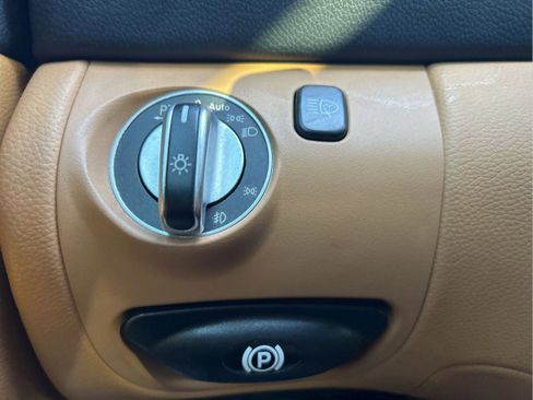 Used 2011 Mercedes-Benz SL 550 image 27