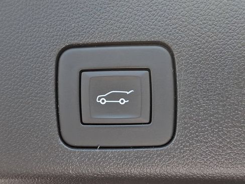 Used 2024 Buick Encore GX Avenir w/ Avenir Technology Package AWD/4WD image 29