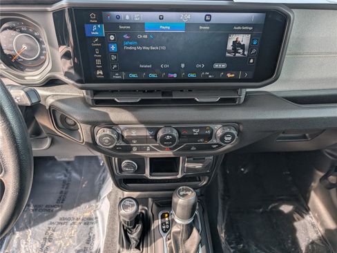 Used 2024 Jeep Wrangler Sport image 17