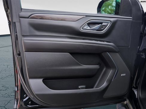 Used 2021 Chevrolet Tahoe Z71 w/ Z71 Signature Package image 28