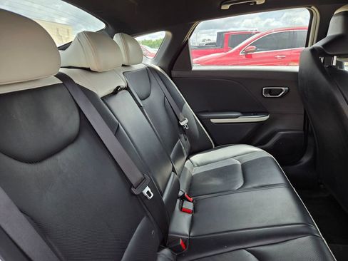 Used 2025 Kia K4 GT-Line w/ GT-Line Premium Package FWD image 14