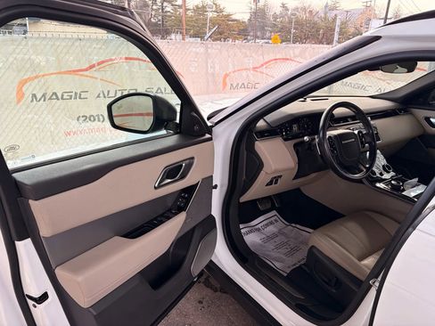 Used 2018 Land Rover Range Rover Velar R-Dynamic SE image 14