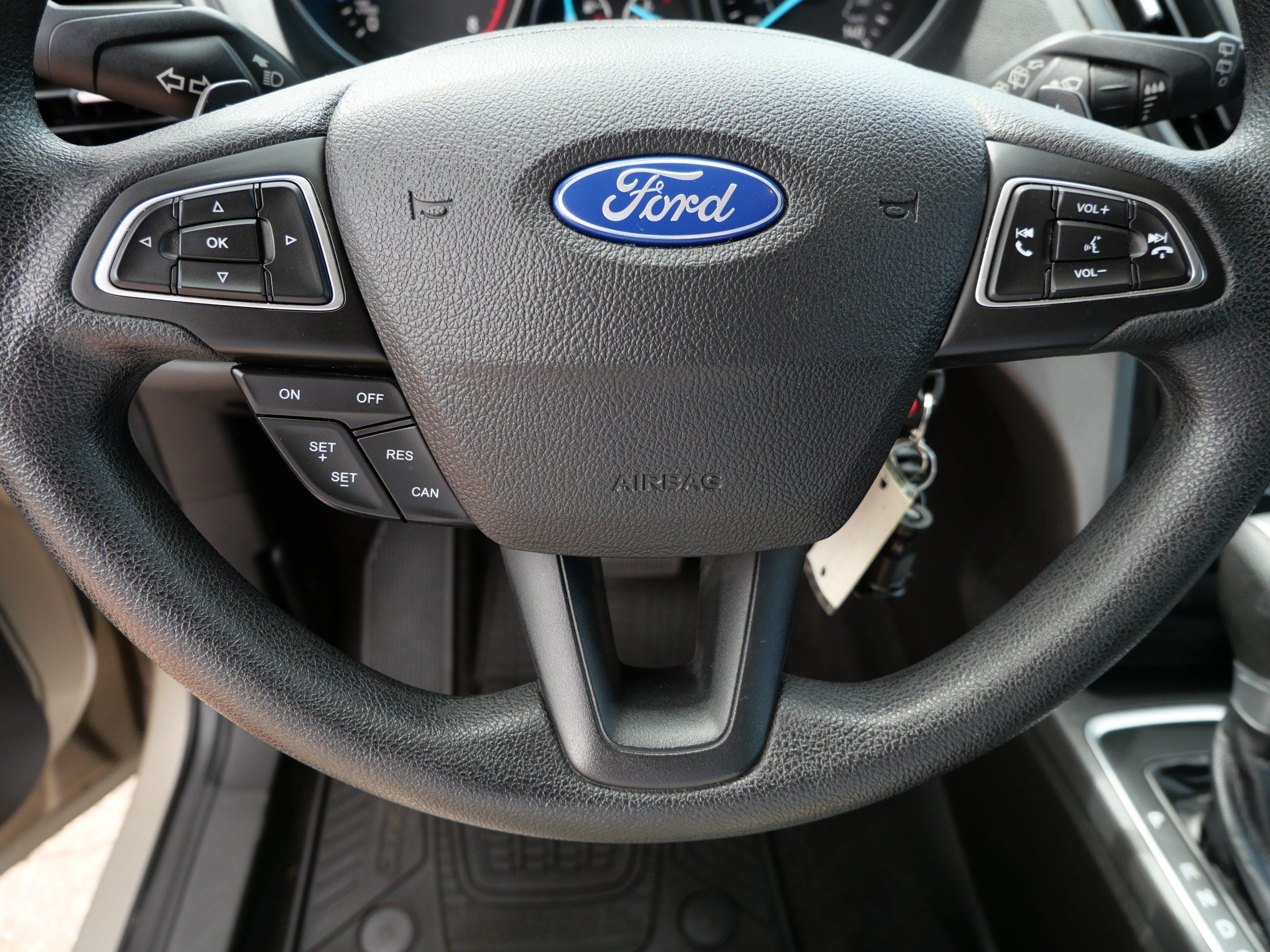 Used 2017 Ford Escape SE w/ SE Cold Weather Package AWD/4WD image 25