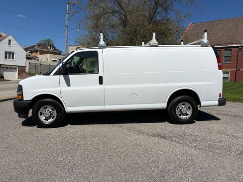 Used 2020 Chevrolet Express 2500 w/ Driver Convenience Package image 5