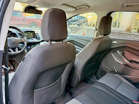 Used 2019 Ford Escape SE image 11