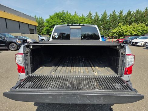 Used 2017 Nissan Titan PRO-4X w/ Pro-4x Convenience Package AWD/4WD image 26