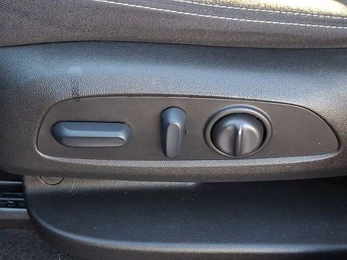 Used 2022 GMC Terrain SLE w/ Driver Convenience Package image 26