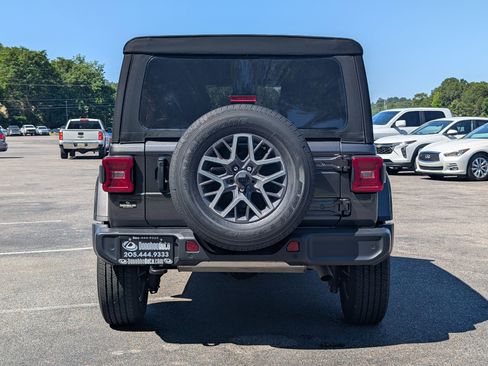 Used 2024 Jeep Wrangler Unlimited Sahara w/ Safety Group AWD/4WD image 8